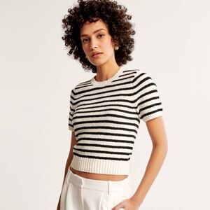 AF Abercrombie Textural Crew Sweater Tee - size small